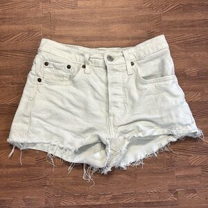 LEVIS WHITE JEAN SHORTS SIZE 24